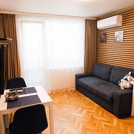 White Central Apartment Warna Exterior foto