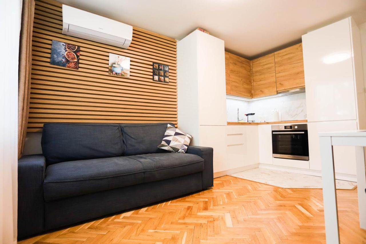 White Central Apartment Warna Exterior foto